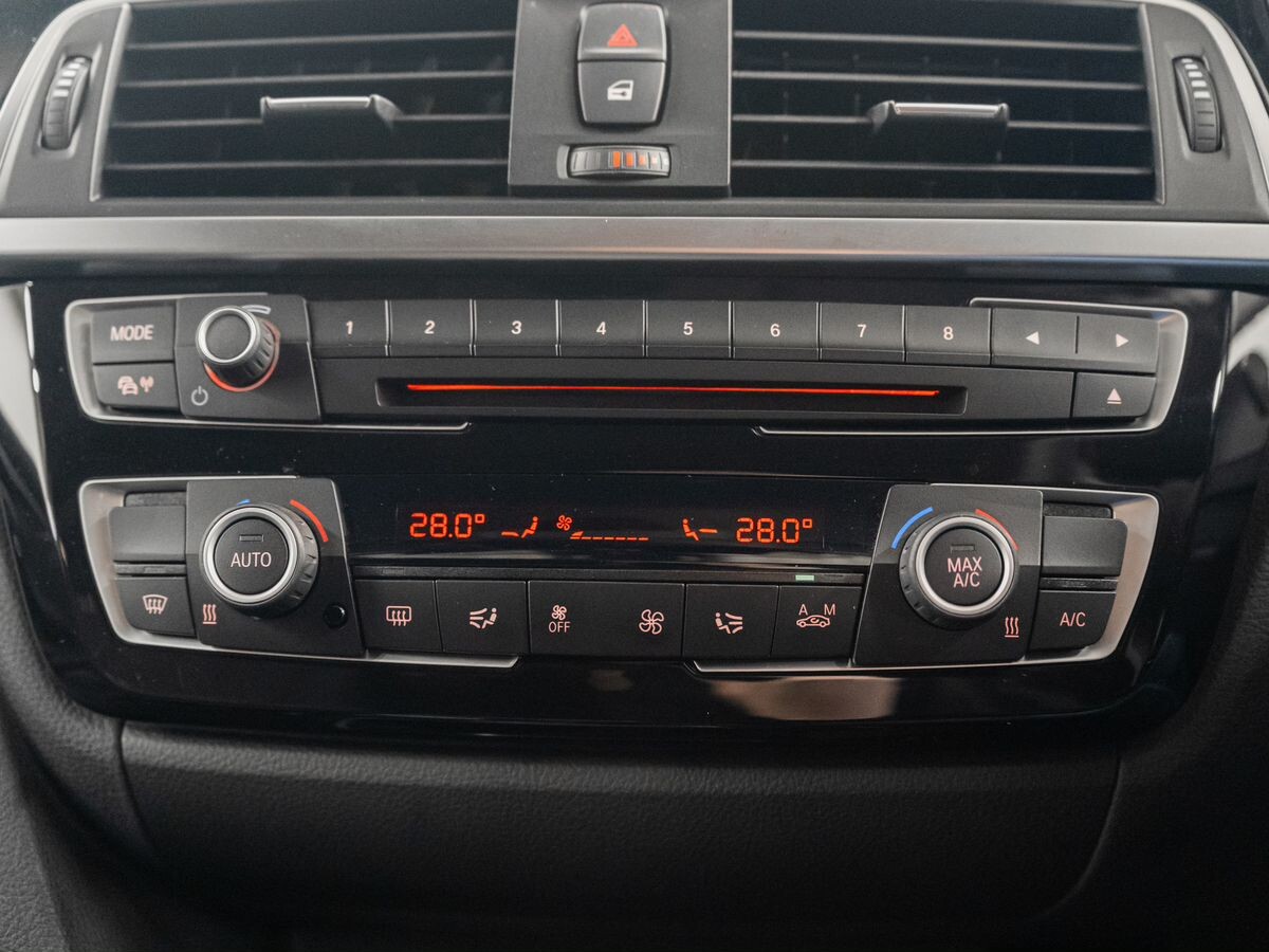 BMW 3-Series 2017 - фото автомобиля