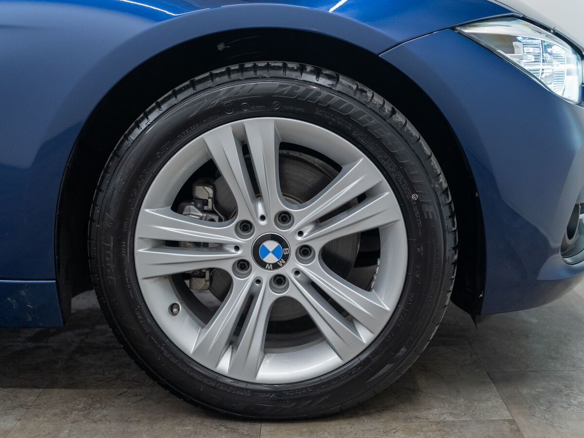 BMW 3-Series 2017 - фото автомобиля