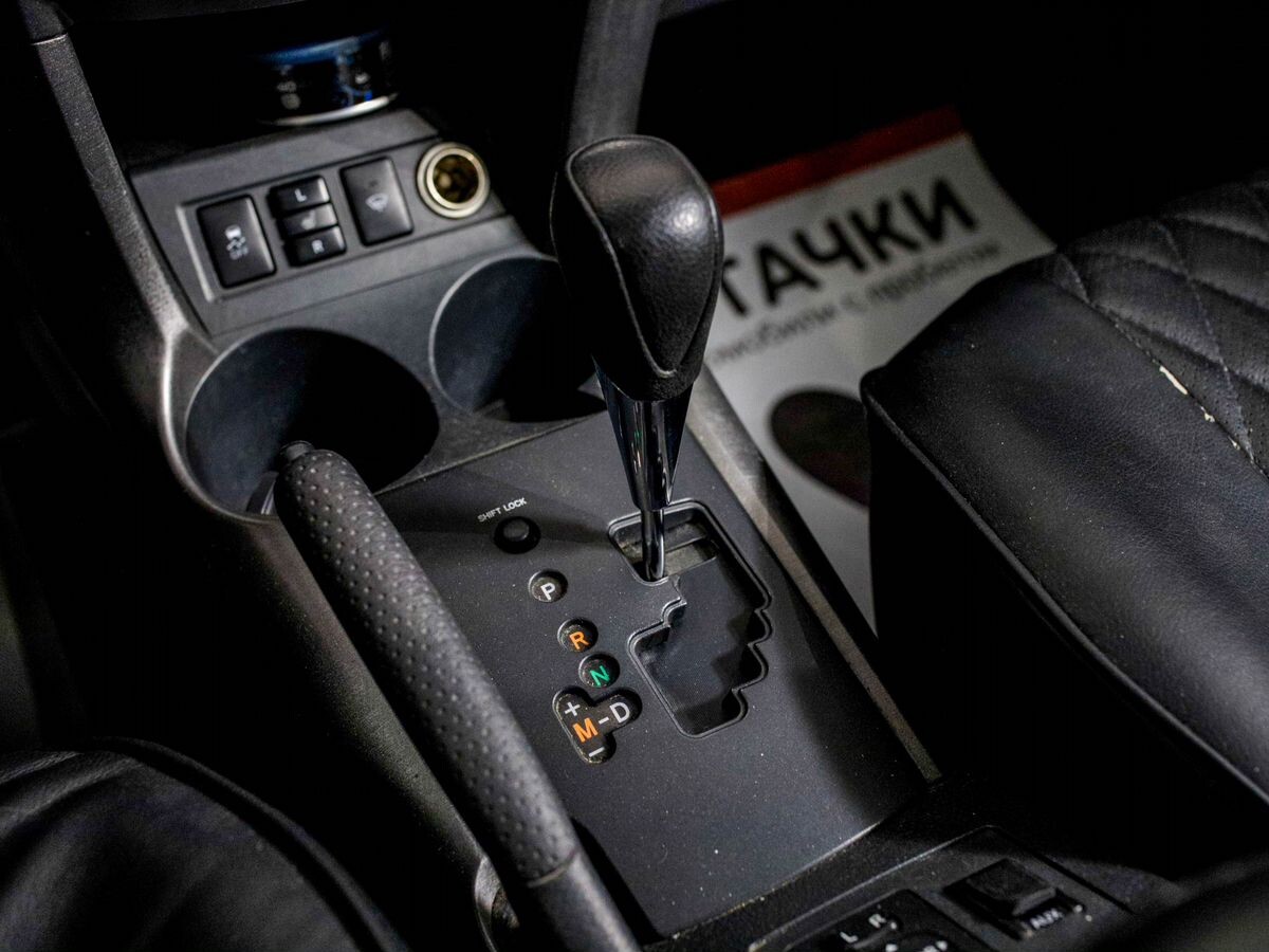 Toyota RAV4 2012 - фото автомобиля