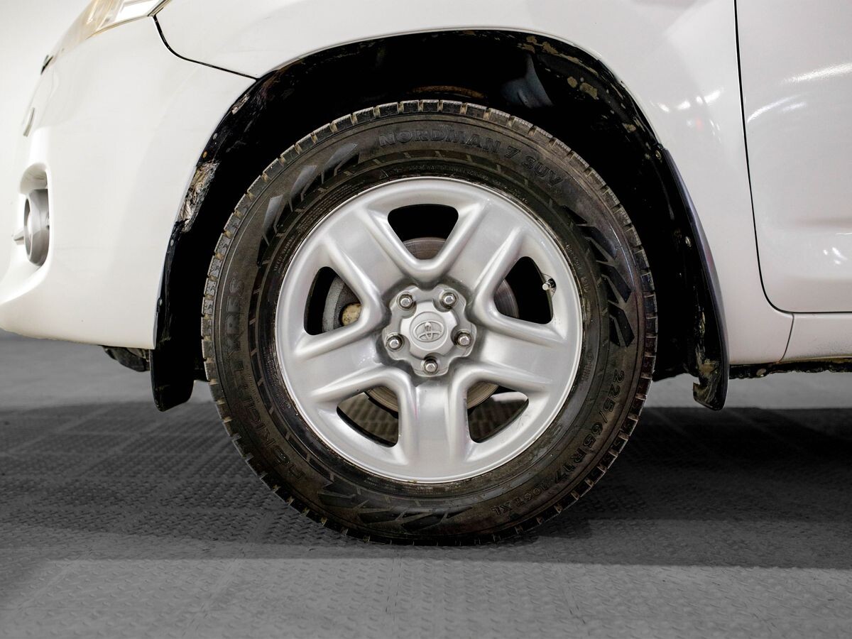 Toyota RAV4 2012 - фото автомобиля