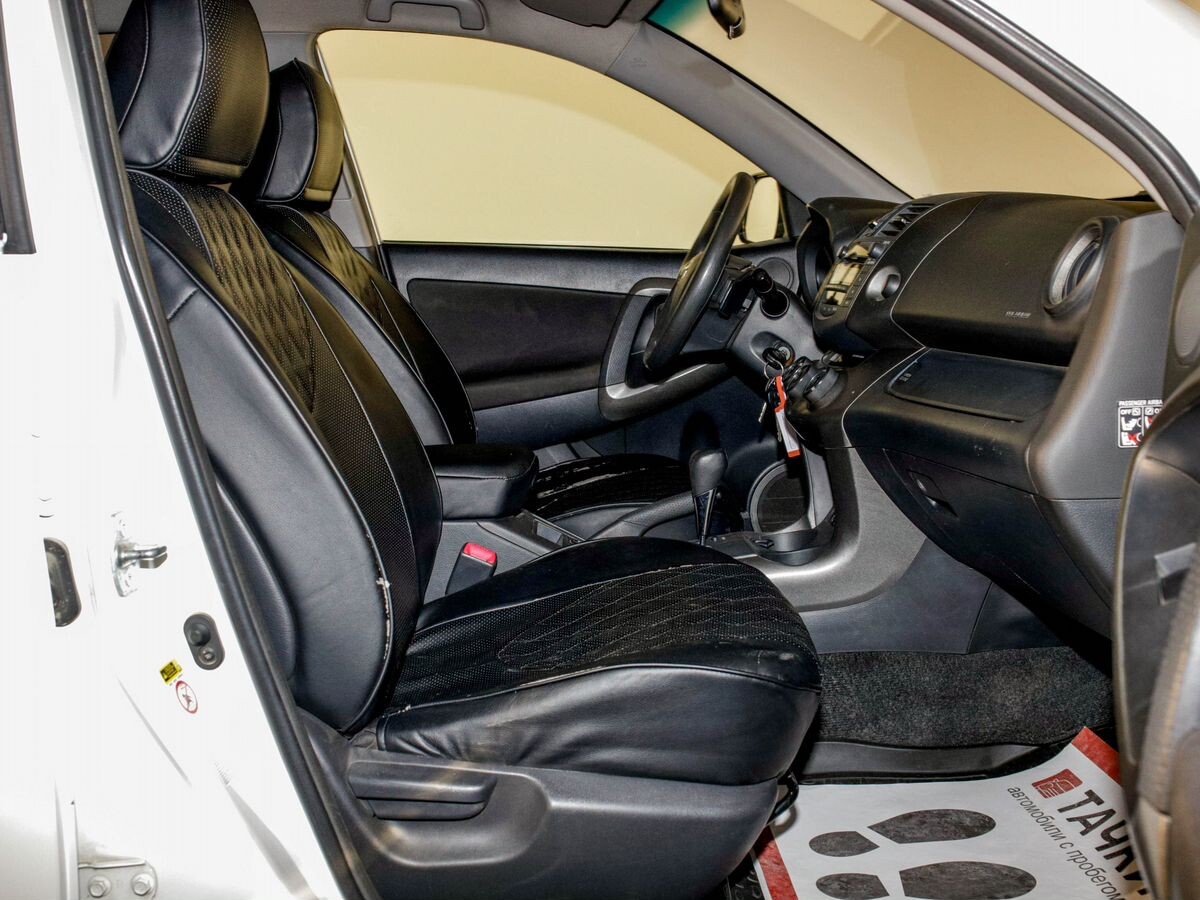 Toyota RAV4 2012 - фото автомобиля