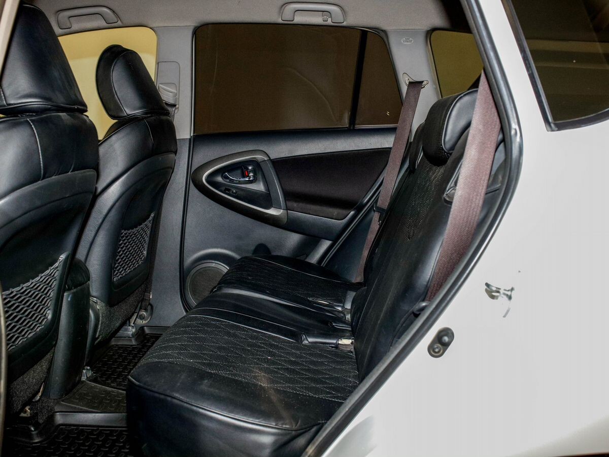 Toyota RAV4 2012 - фото автомобиля