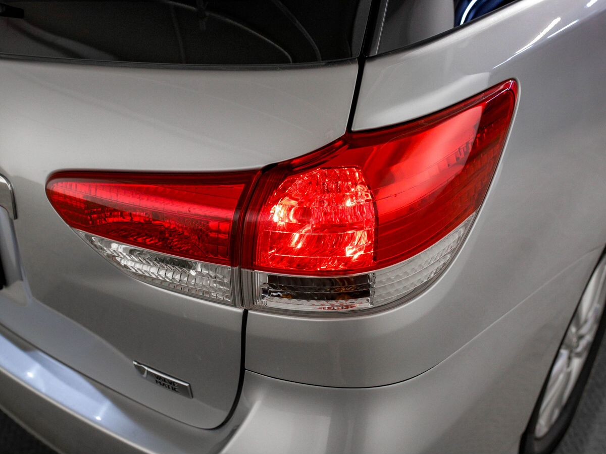 Toyota Wish 2009 - фото автомобиля