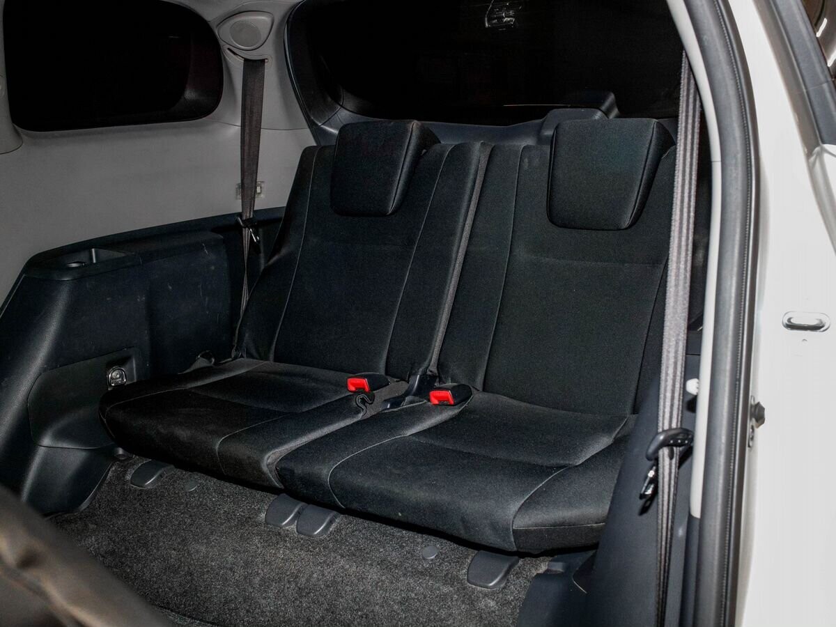 Toyota Wish 2009 - фото автомобиля