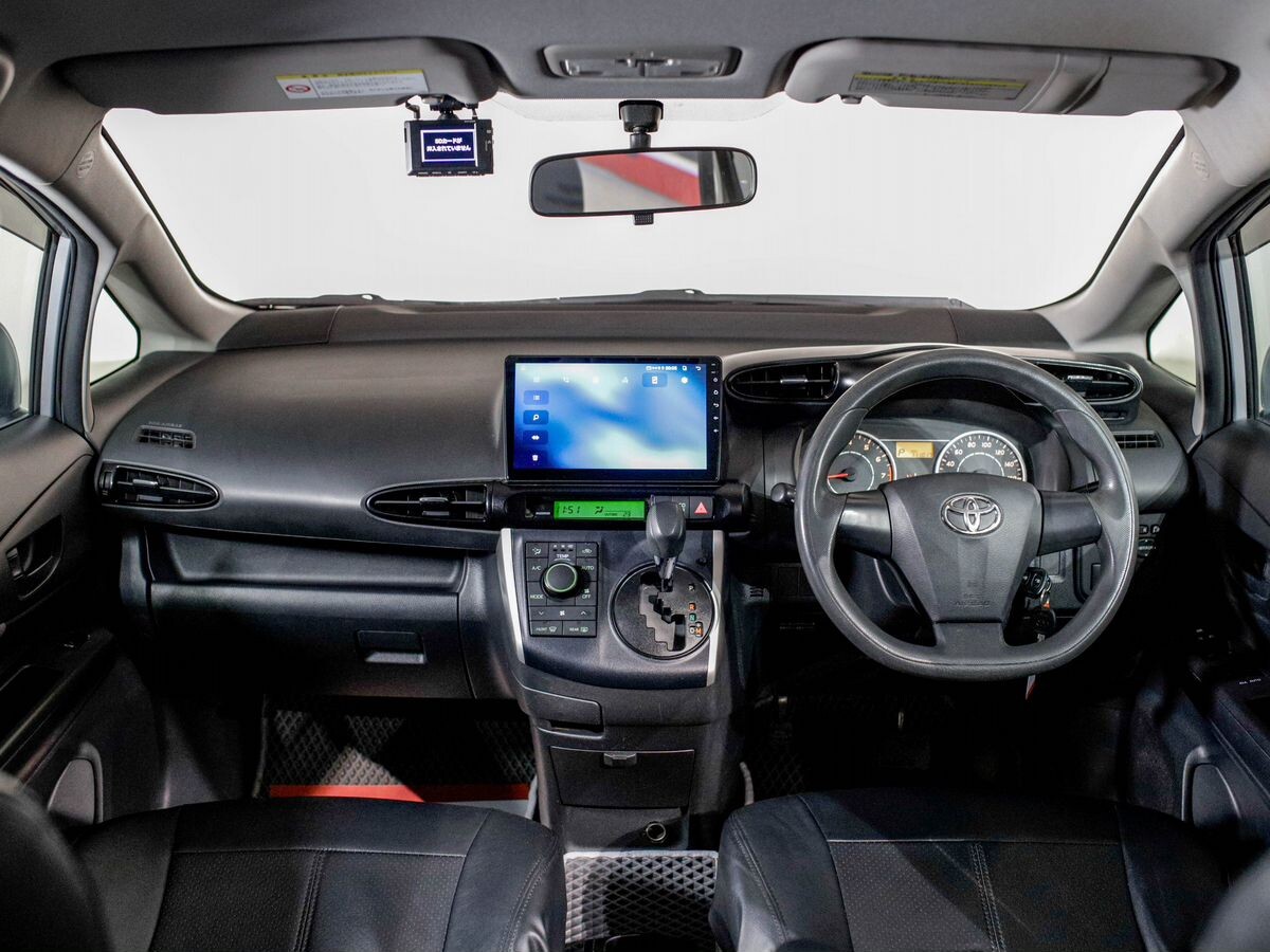 Toyota Wish 2009 - фото автомобиля