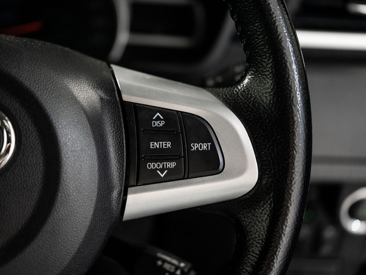 Toyota Roomy 2017 - фото автомобиля