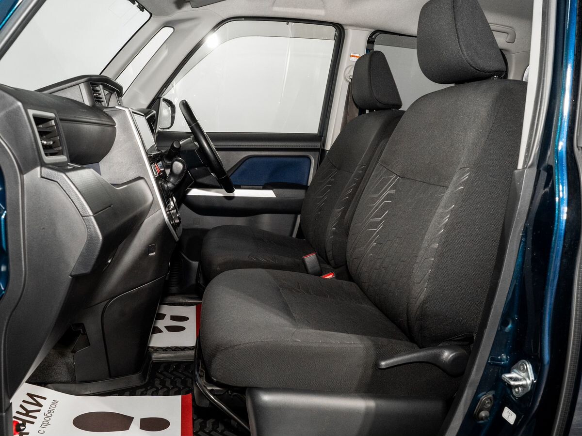 Toyota Roomy 2017 - фото автомобиля