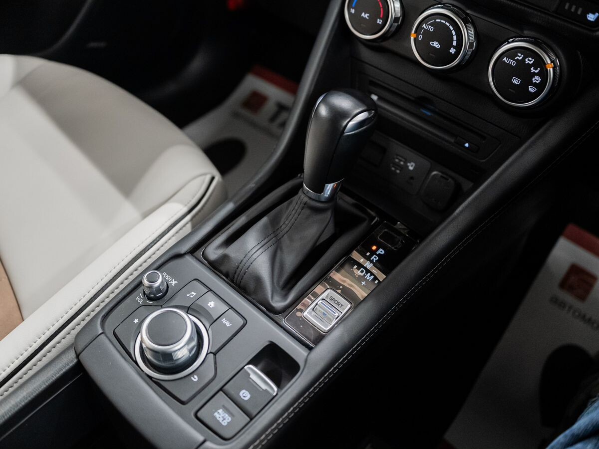Mazda CX-3 2021 - фото автомобиля
