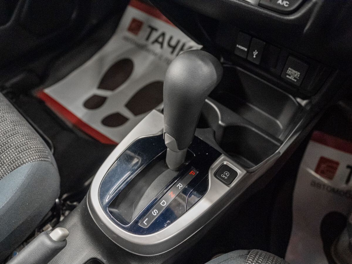 Honda Fit 2013 - фото автомобиля