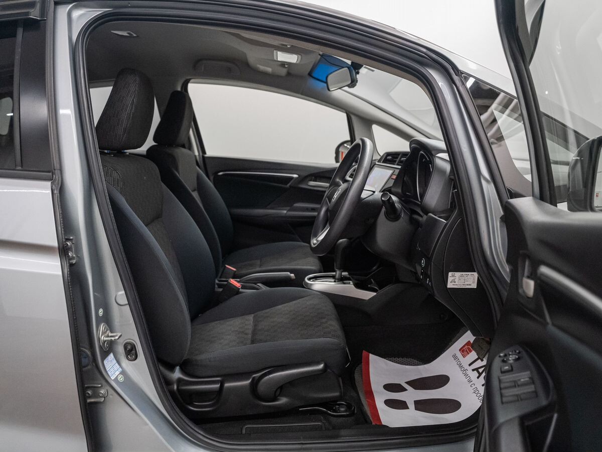 Honda Fit 2013 - фото автомобиля