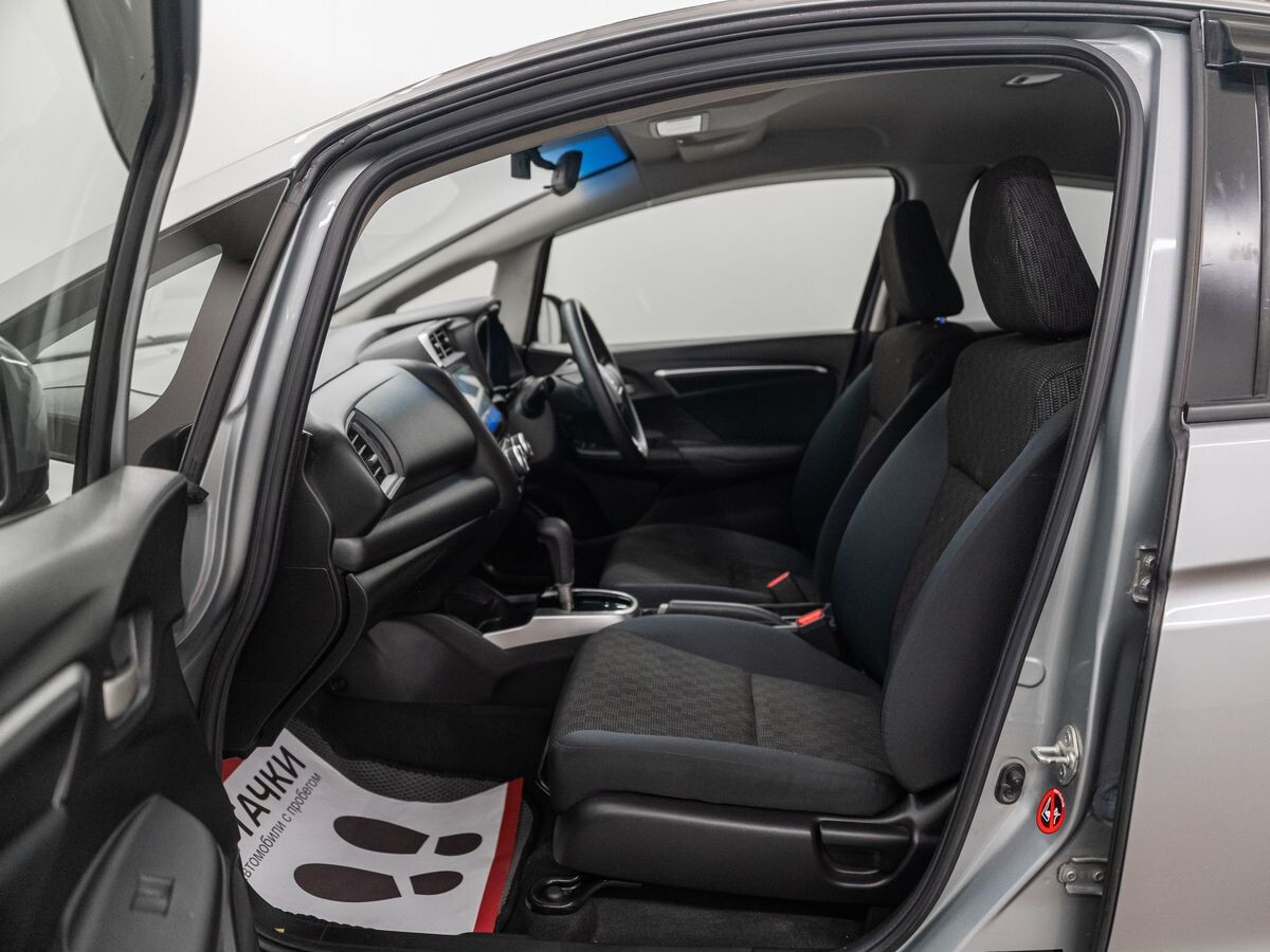 Honda Fit 2013 - фото автомобиля