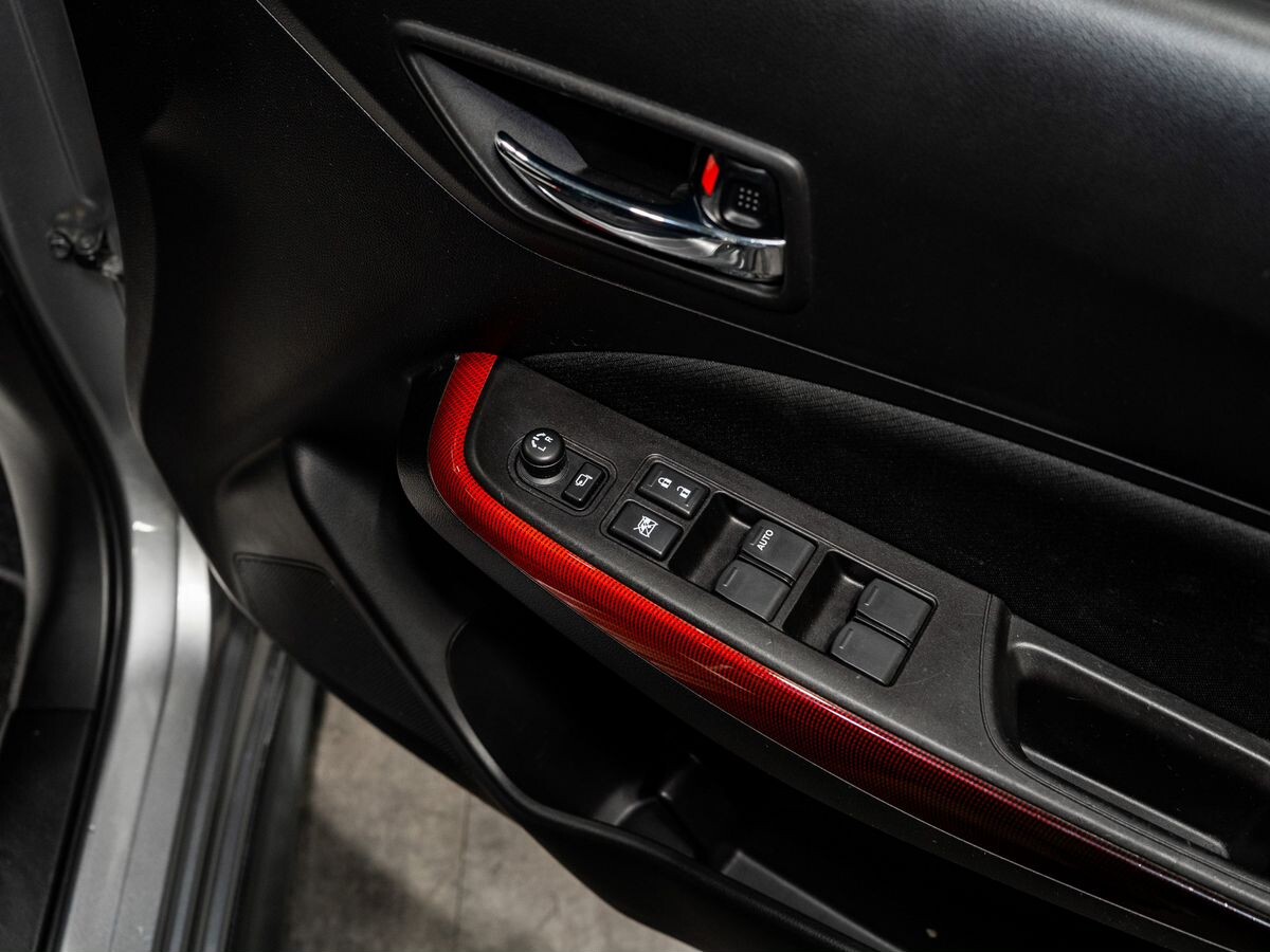 Suzuki Swift 2018 - фото автомобиля