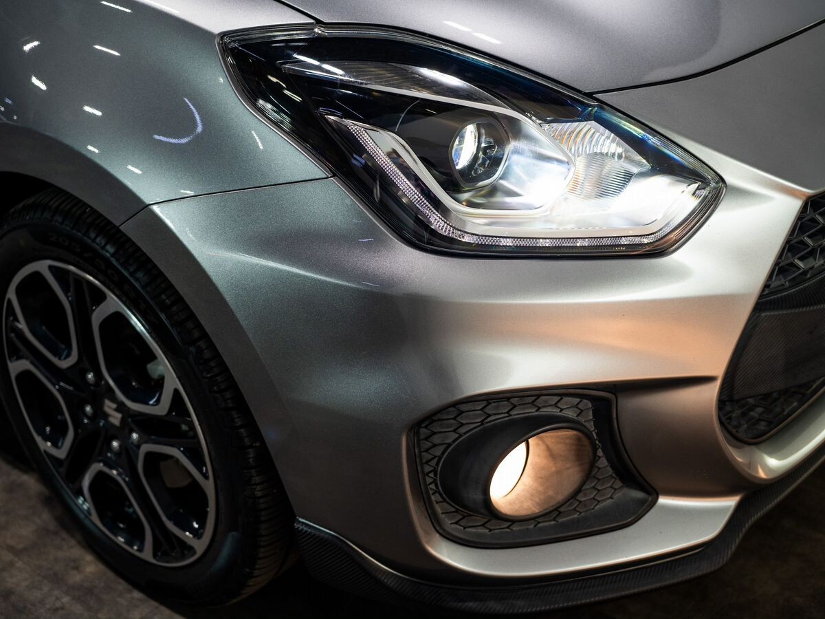 Suzuki Swift 2018 - фото автомобиля