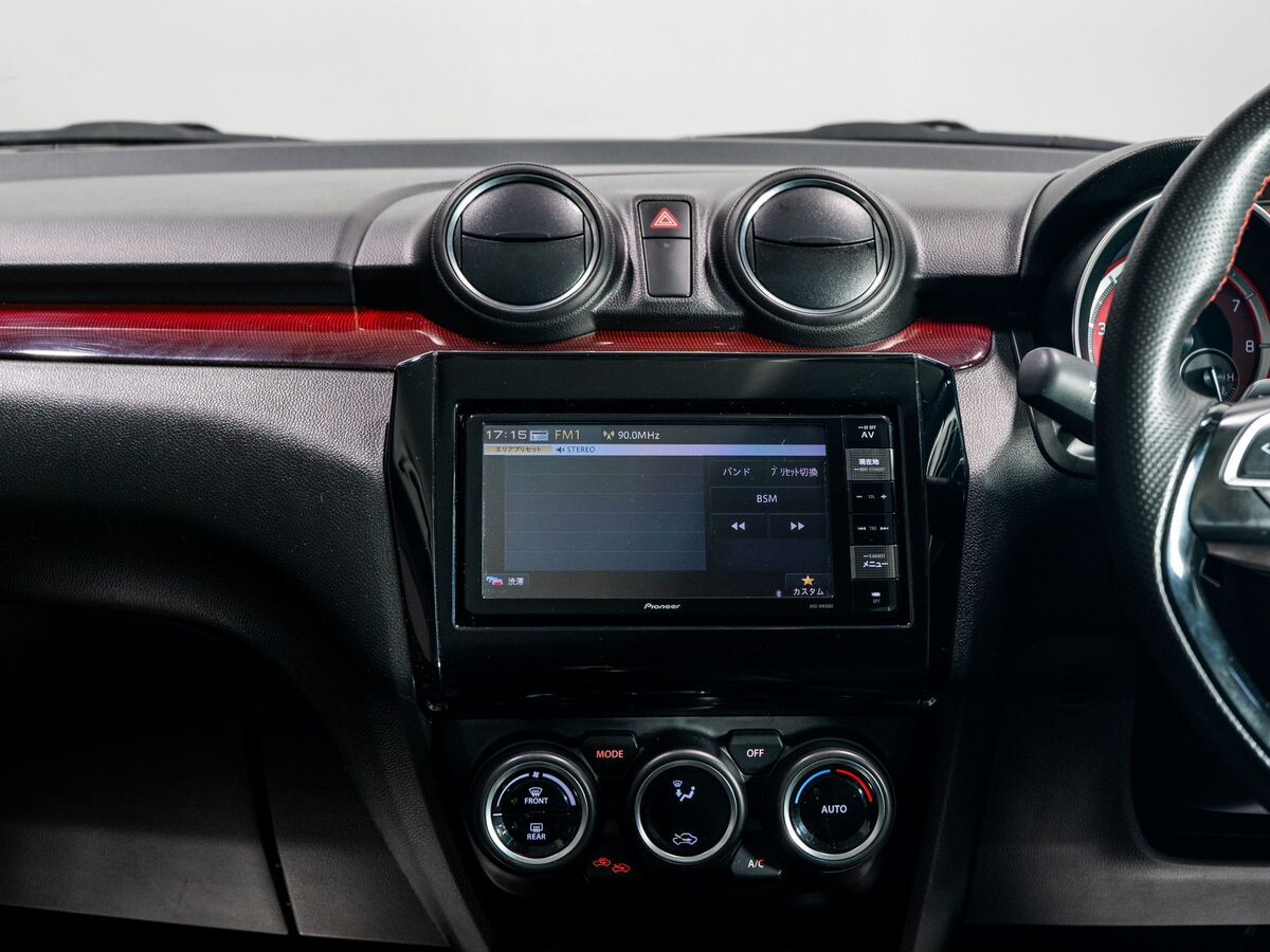 Suzuki Swift 2018 - фото автомобиля