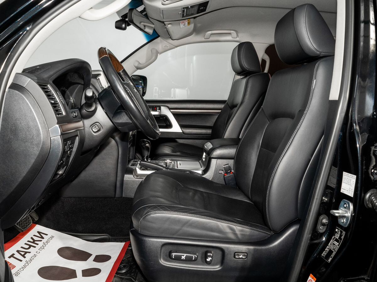 Toyota Land Cruiser 2018 - фото автомобиля