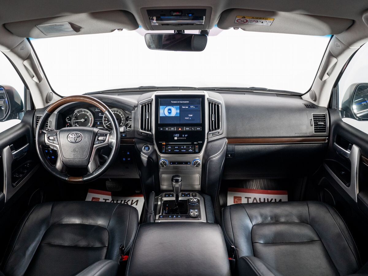 Toyota Land Cruiser 2018 - фото автомобиля