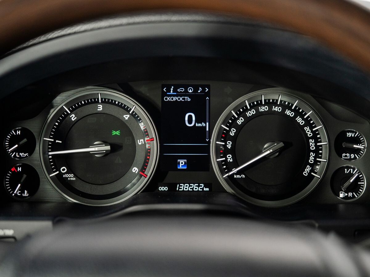 Toyota Land Cruiser 2018 - фото автомобиля
