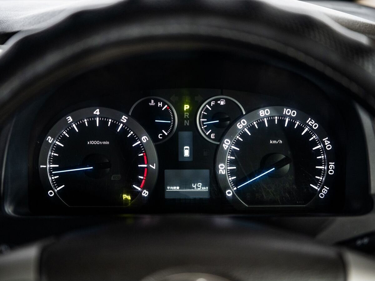Toyota Alphard 2012 - фото автомобиля