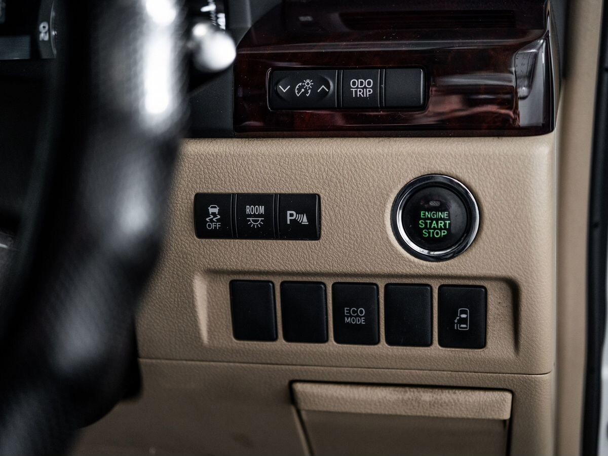 Toyota Alphard 2012 - фото автомобиля