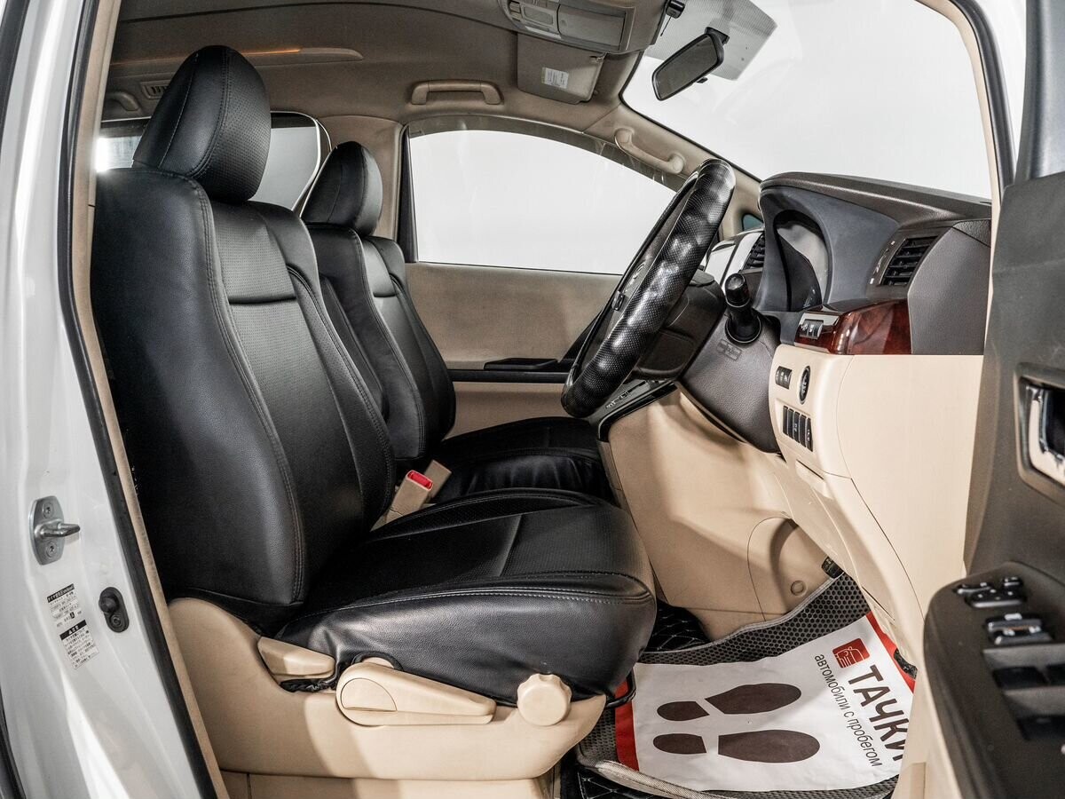 Toyota Alphard 2012 - фото автомобиля