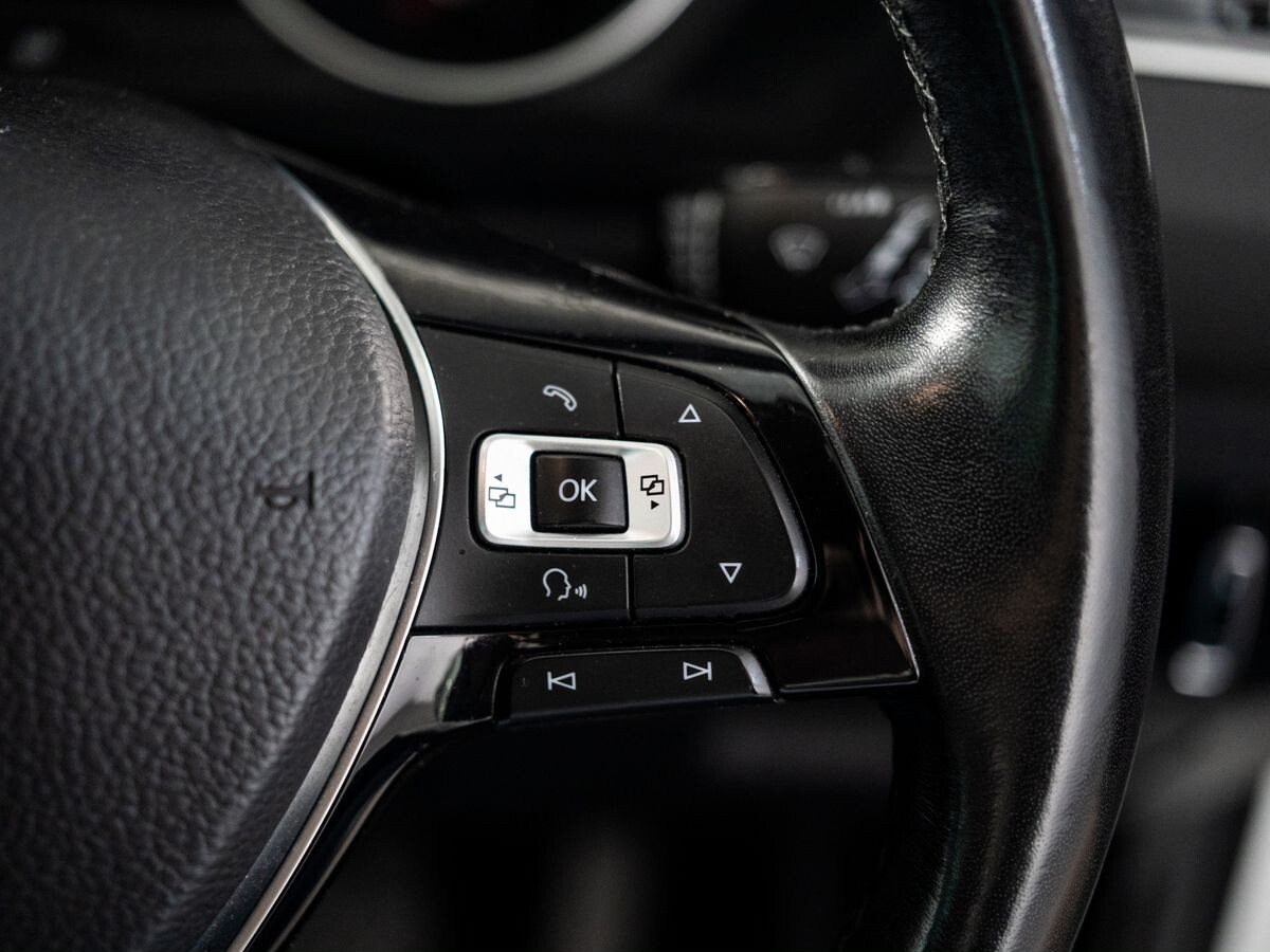 Volkswagen Tiguan 2018 - фото автомобиля