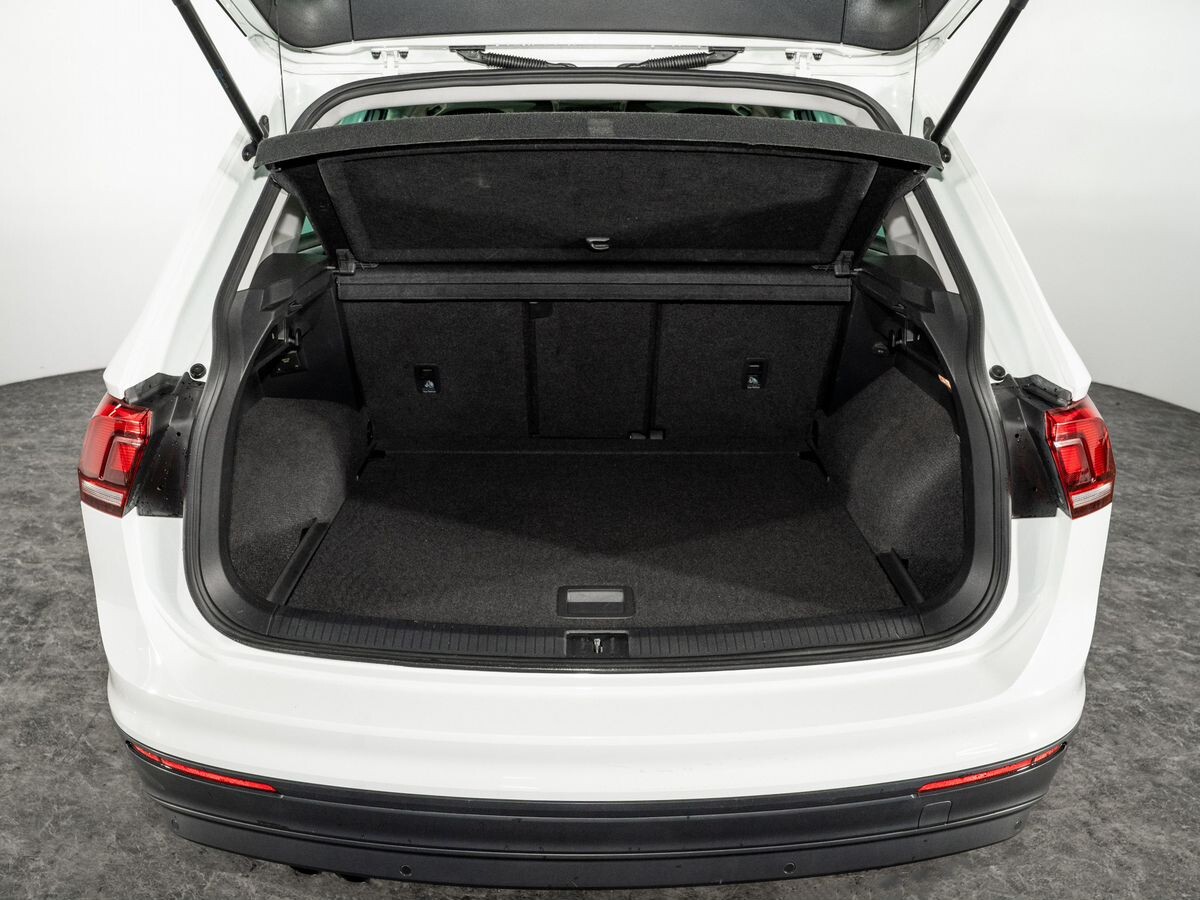 Volkswagen Tiguan 2018 - фото автомобиля