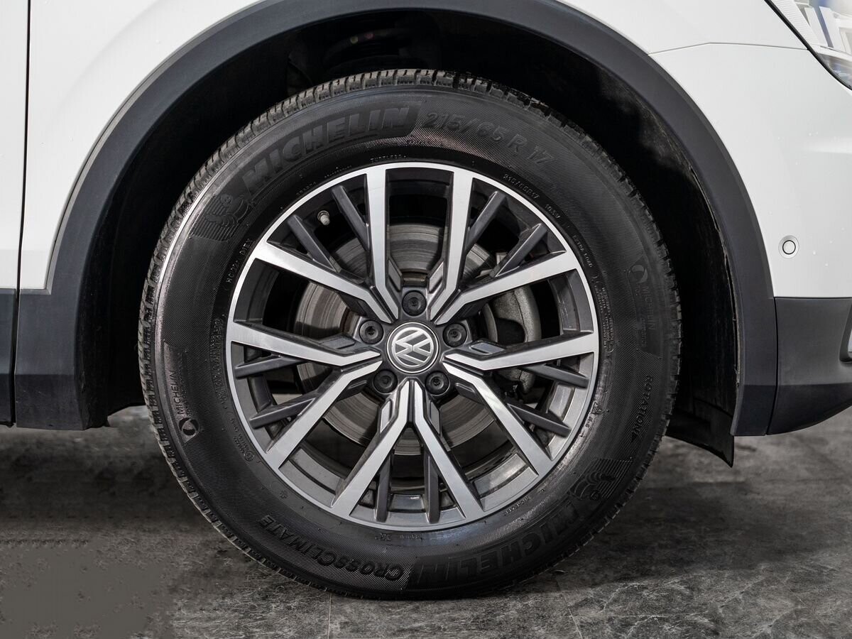Volkswagen Tiguan 2018 - фото автомобиля