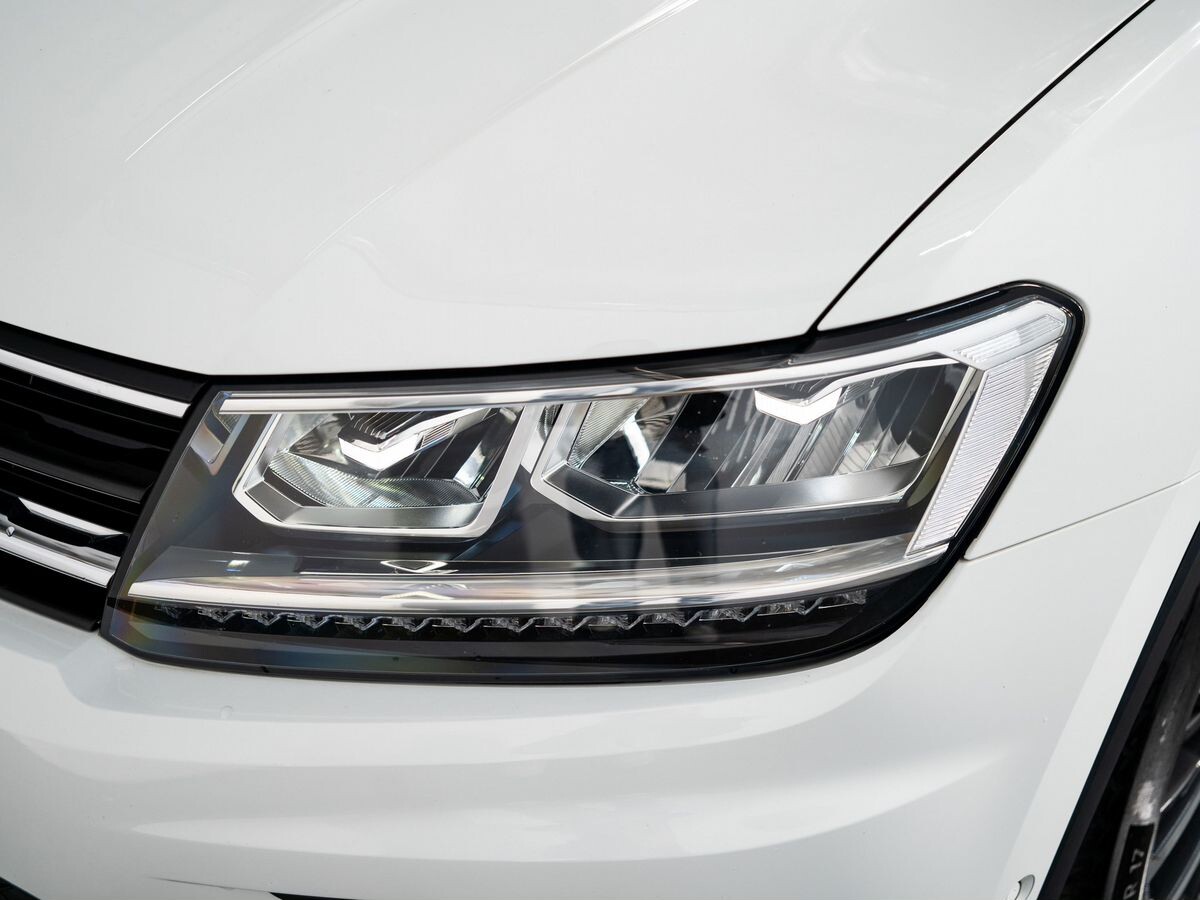 Volkswagen Tiguan 2018 - фото автомобиля