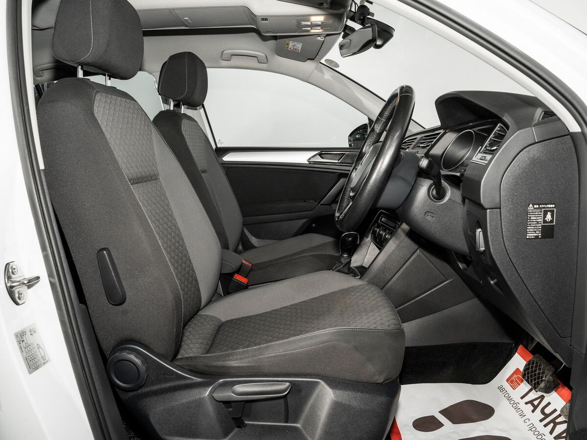 Volkswagen Tiguan 2018 - фото автомобиля