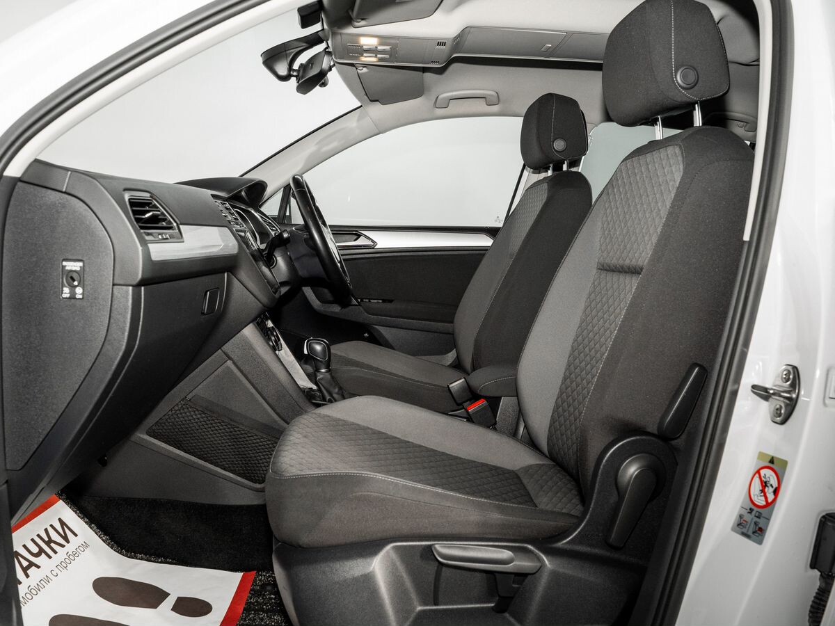 Volkswagen Tiguan 2018 - фото автомобиля