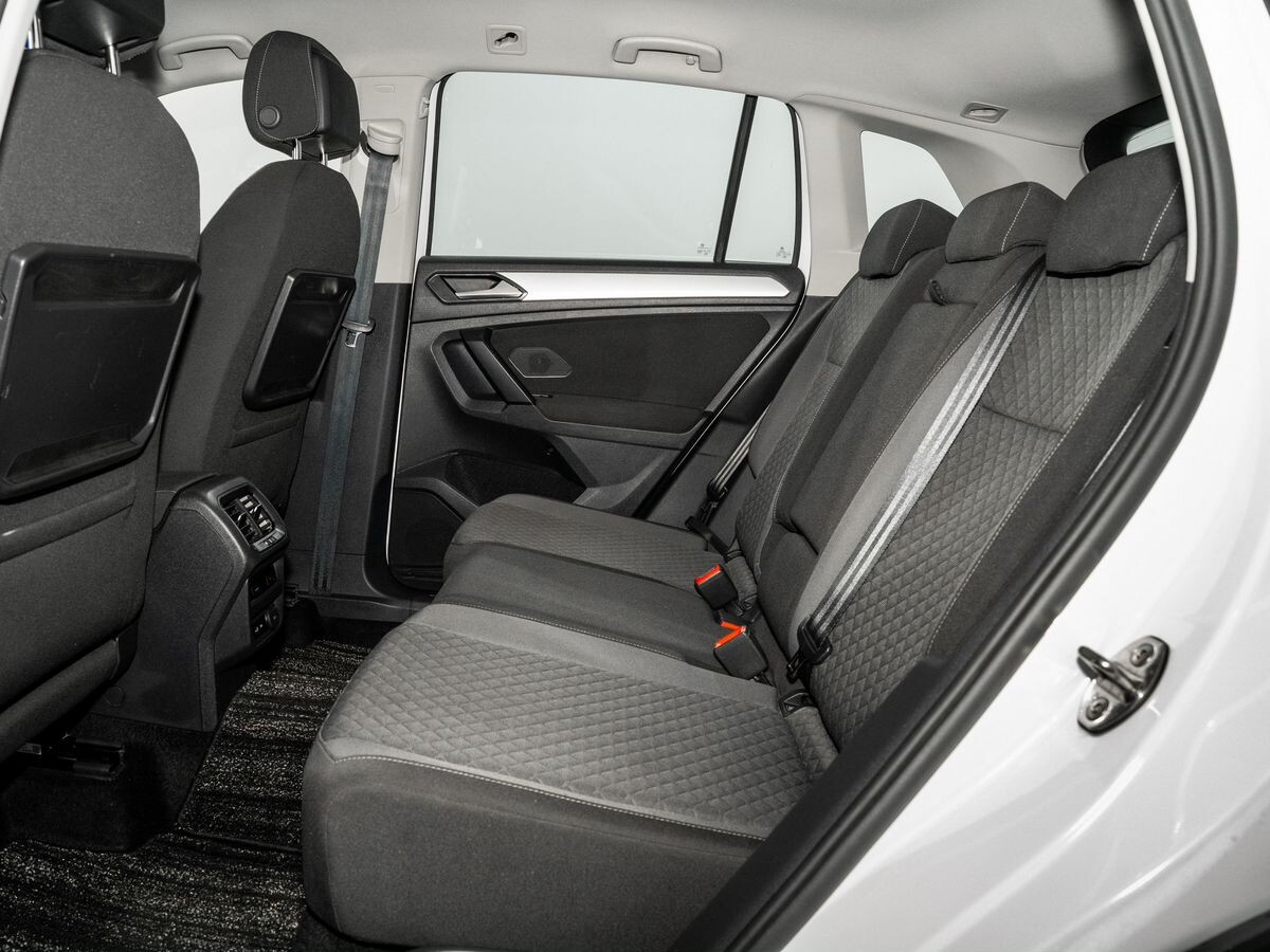 Volkswagen Tiguan 2018 - фото автомобиля