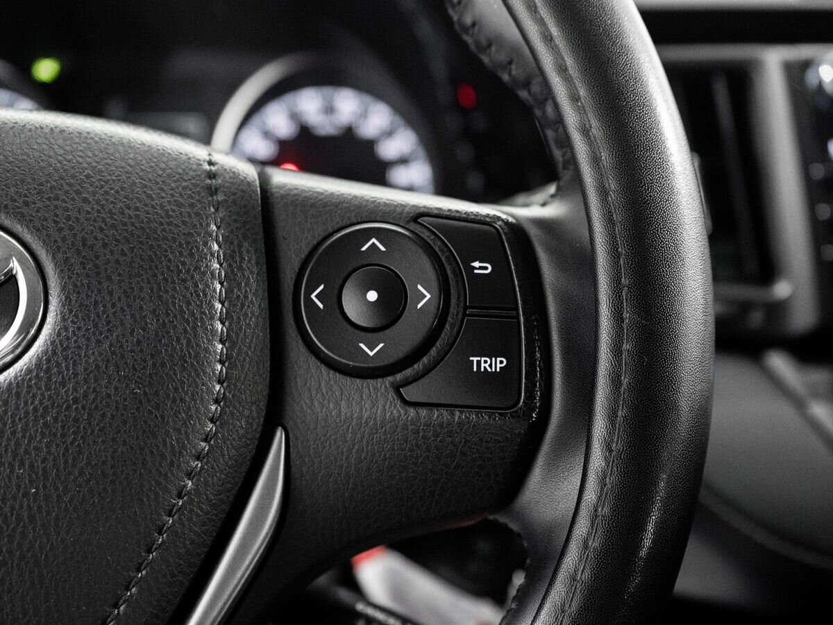 Toyota RAV4 2017 - фото автомобиля