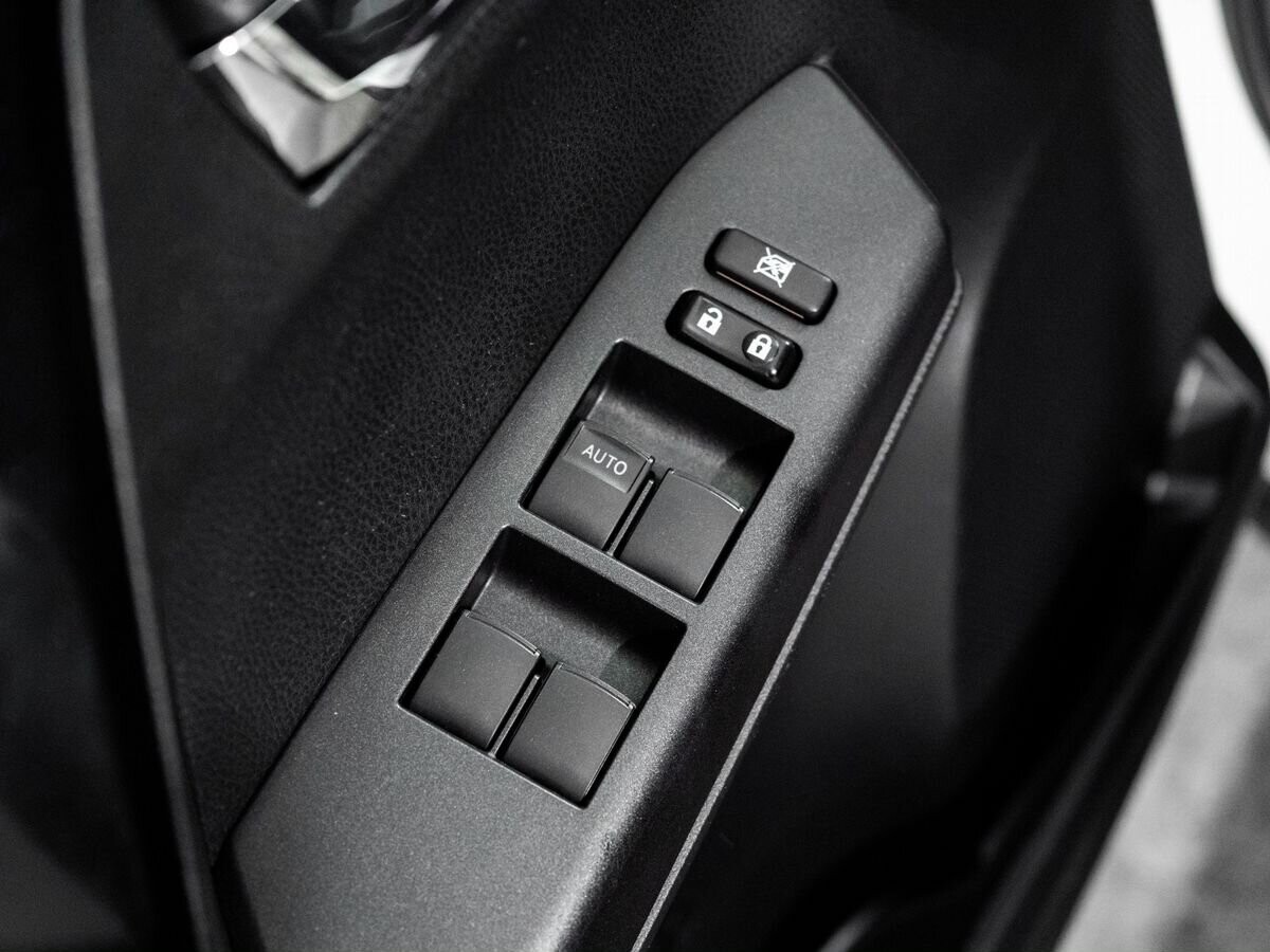 Toyota RAV4 2017 - фото автомобиля