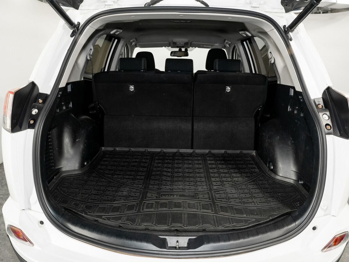Toyota RAV4 2017 - фото автомобиля