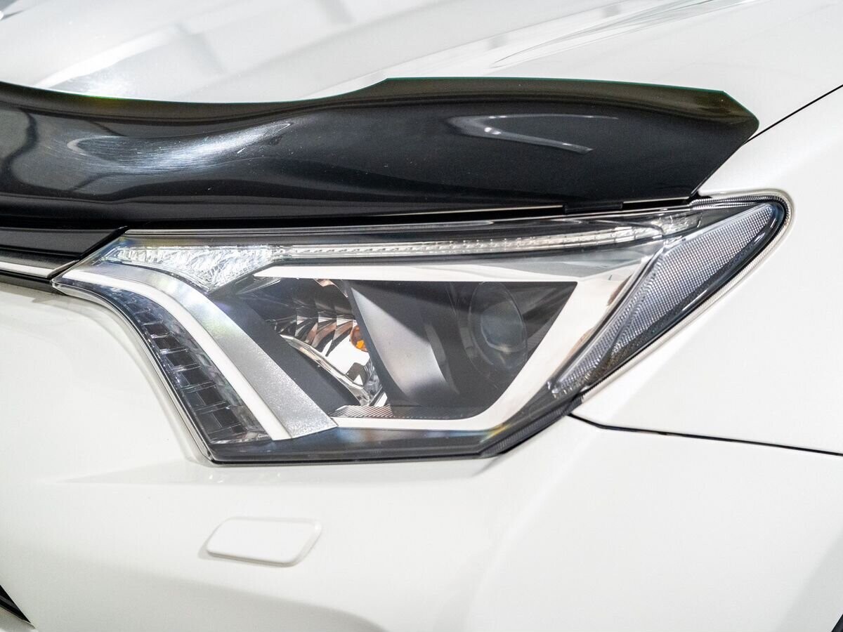 Toyota RAV4 2017 - фото автомобиля