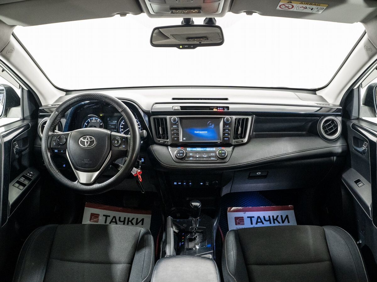 Toyota RAV4 2017 - фото автомобиля