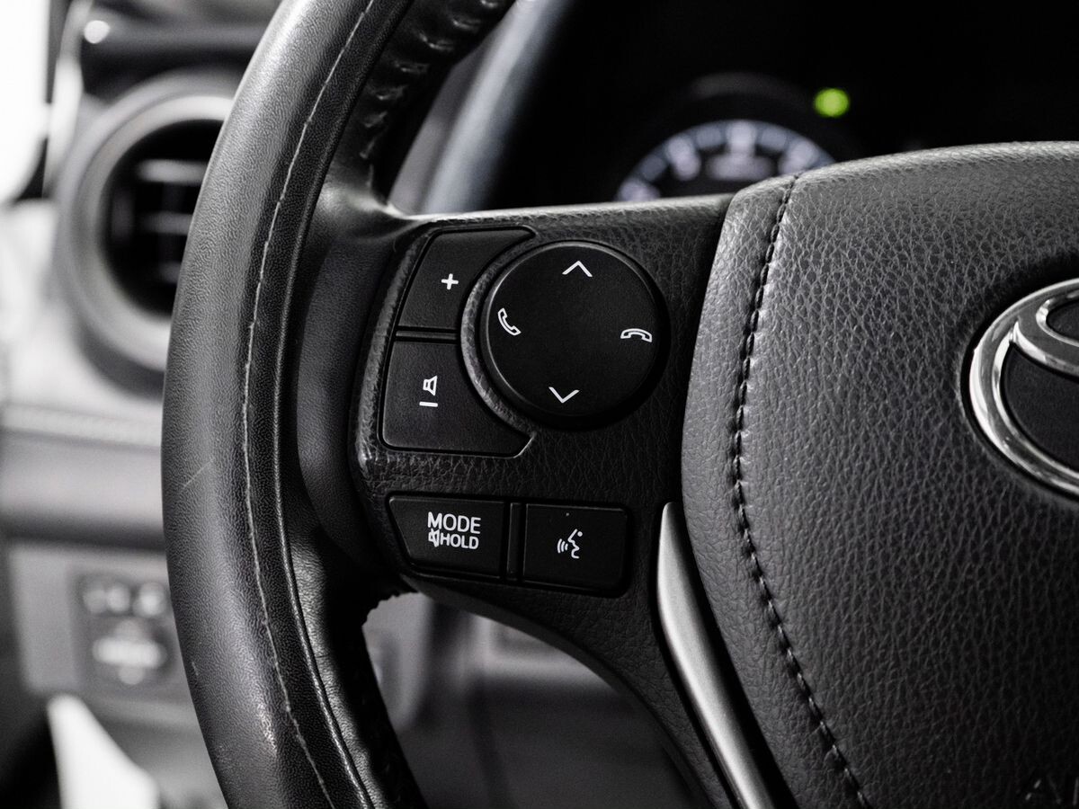Toyota RAV4 2017 - фото автомобиля