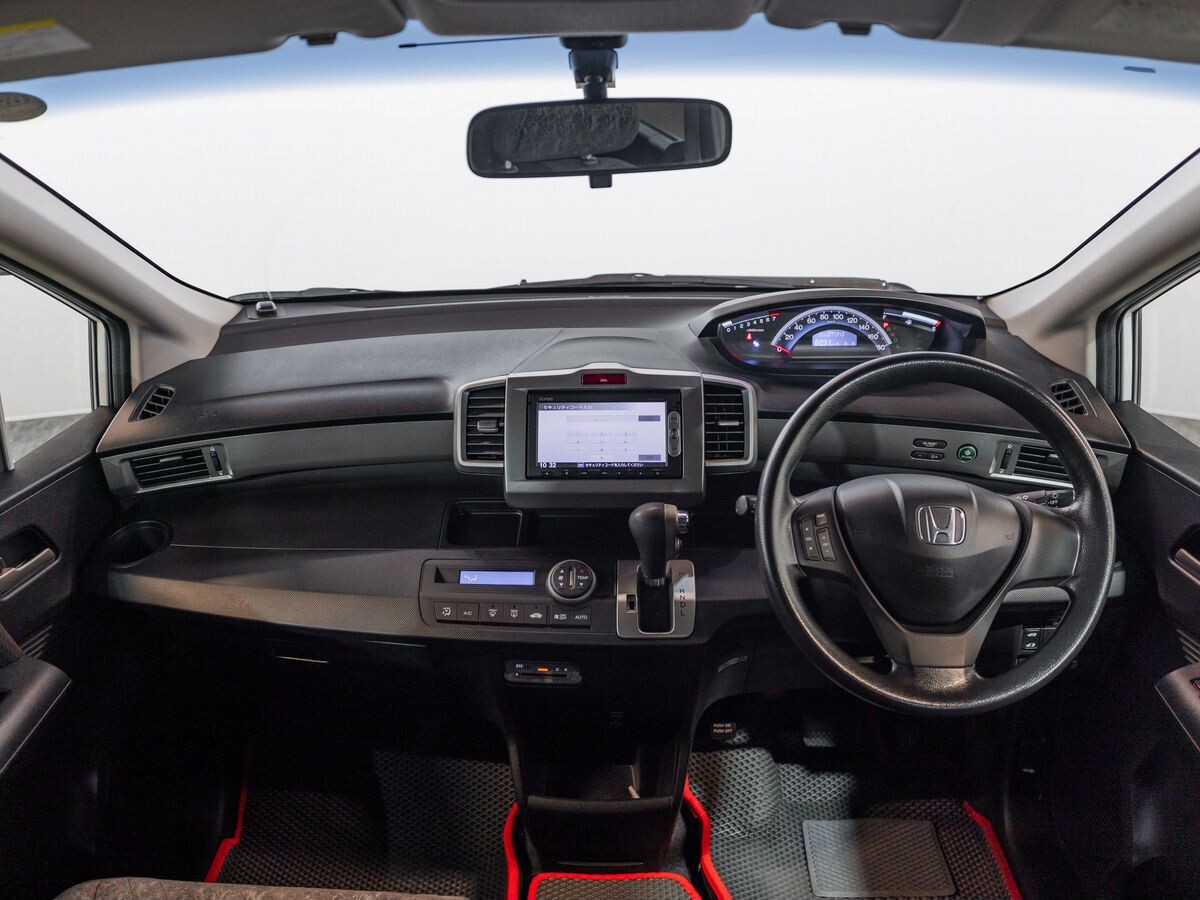Honda Freed 2014 - фото автомобиля