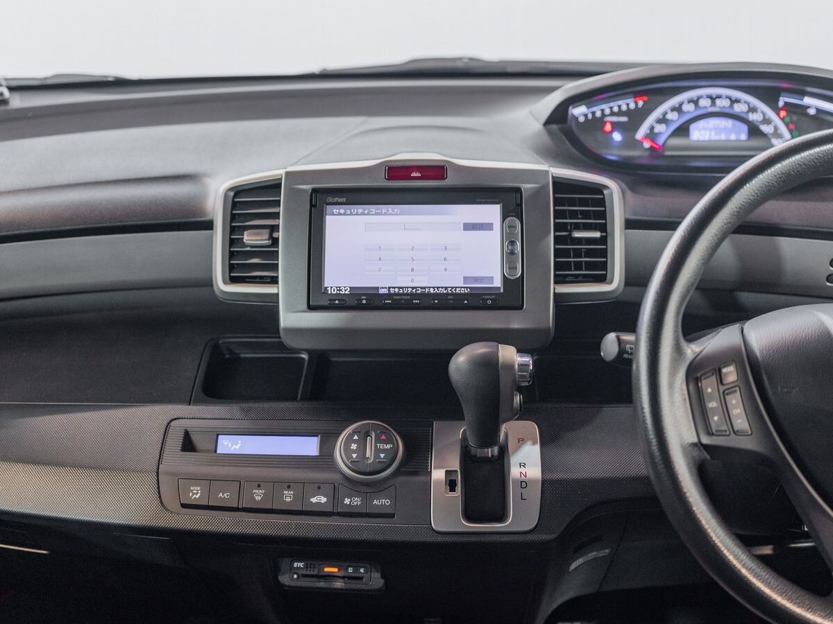 Honda Freed 2014 - фото автомобиля