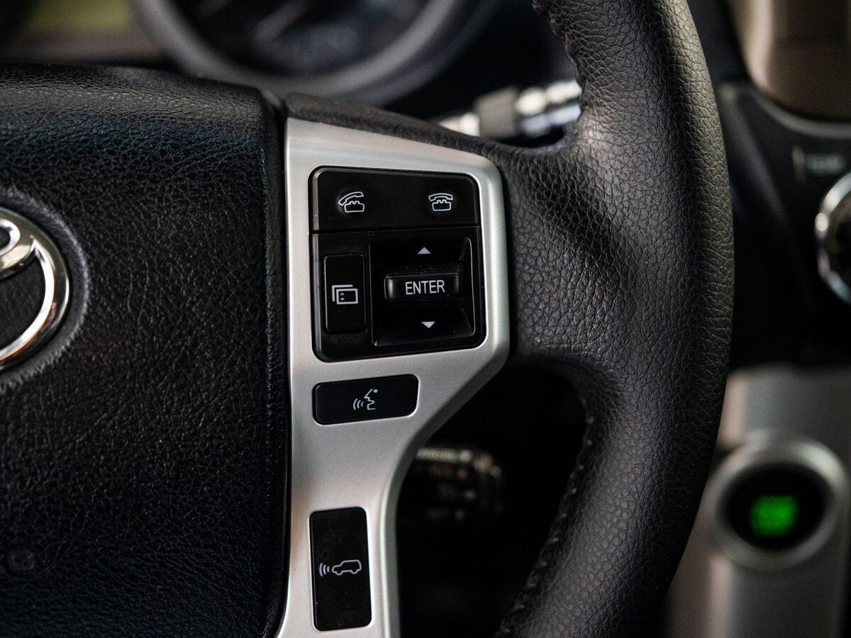 Toyota Land Cruiser Prado 2012 - фото автомобиля