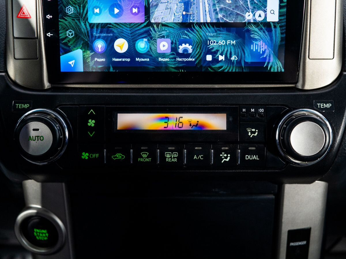 Toyota Land Cruiser Prado 2012 - фото автомобиля