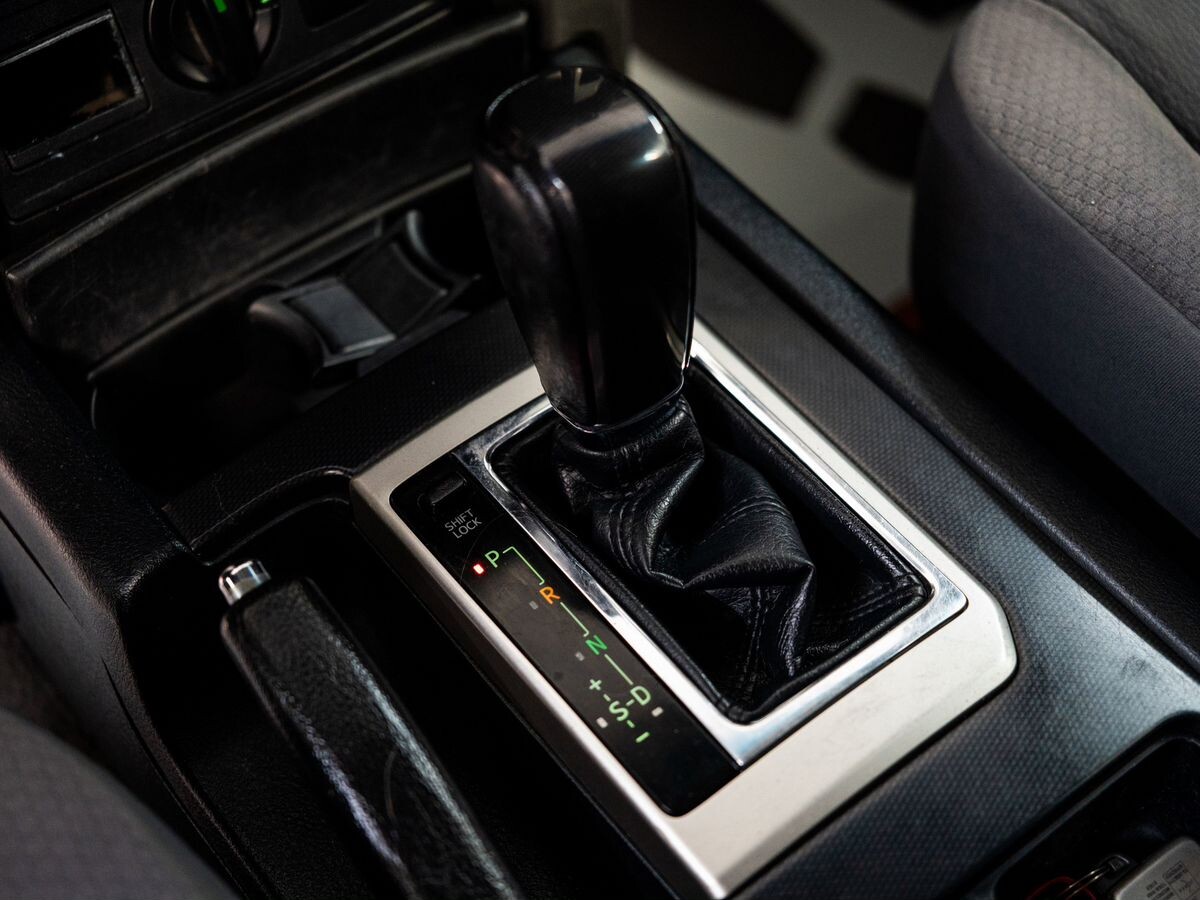 Toyota Land Cruiser Prado 2012 - фото автомобиля
