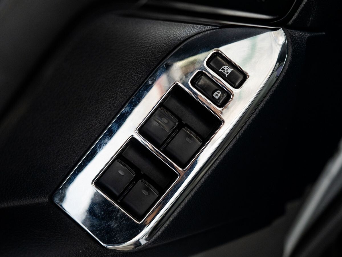 Toyota Land Cruiser Prado 2012 - фото автомобиля