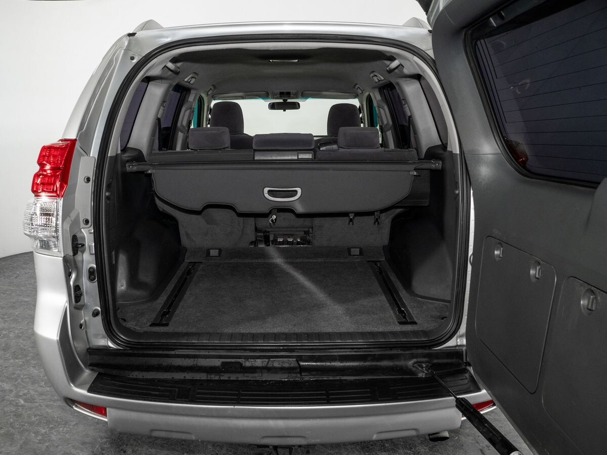Toyota Land Cruiser Prado 2012 - фото автомобиля