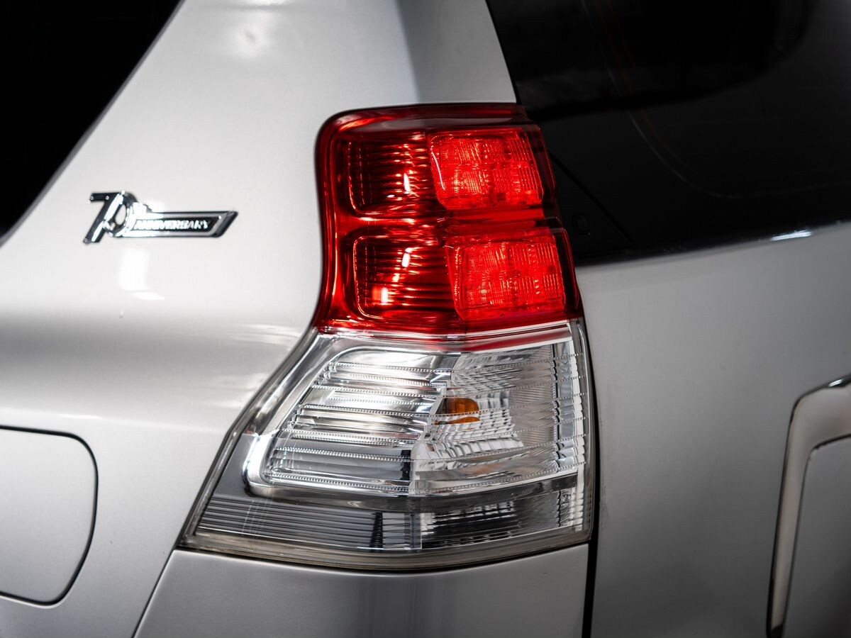 Toyota Land Cruiser Prado 2012 - фото автомобиля