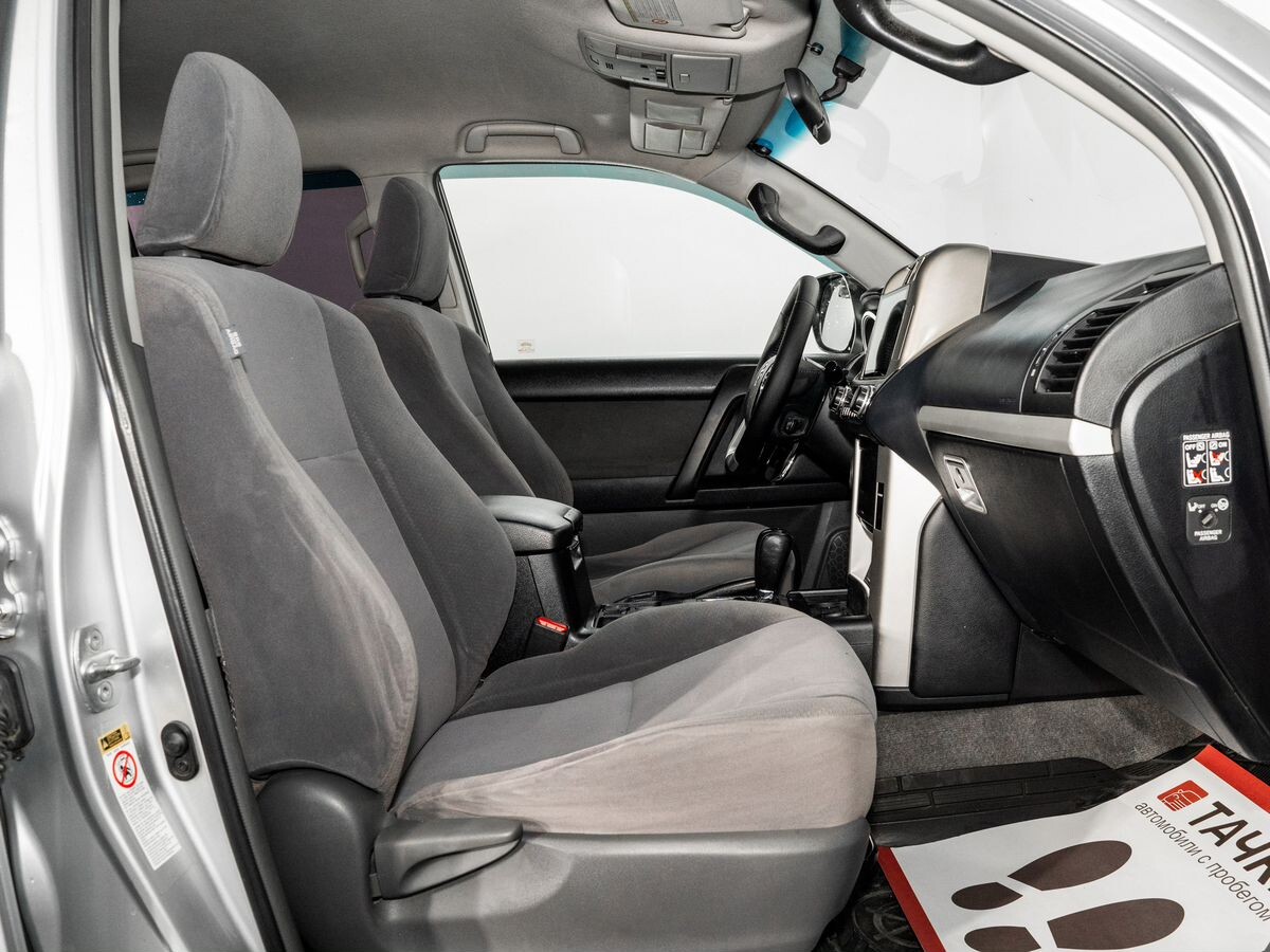 Toyota Land Cruiser Prado 2012 - фото автомобиля
