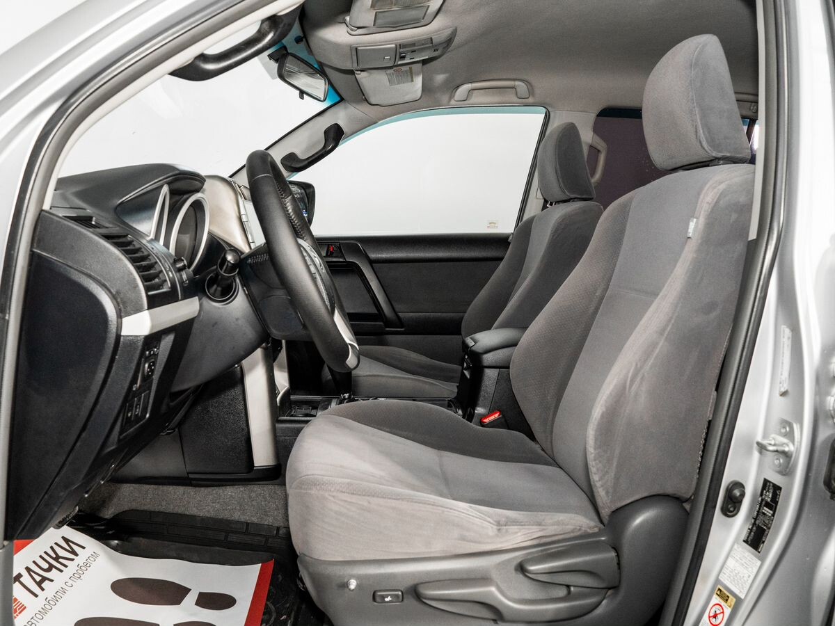 Toyota Land Cruiser Prado 2012 - фото автомобиля