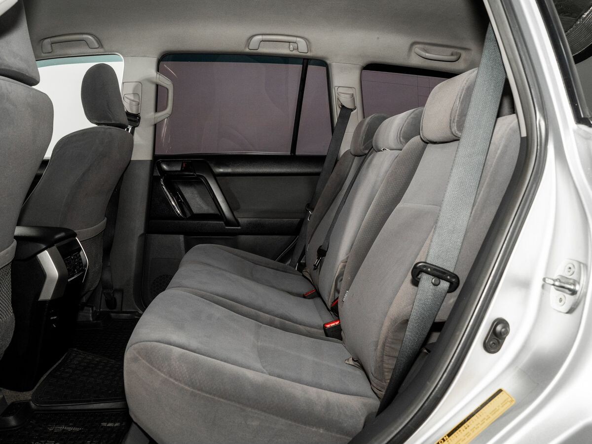 Toyota Land Cruiser Prado 2012 - фото автомобиля