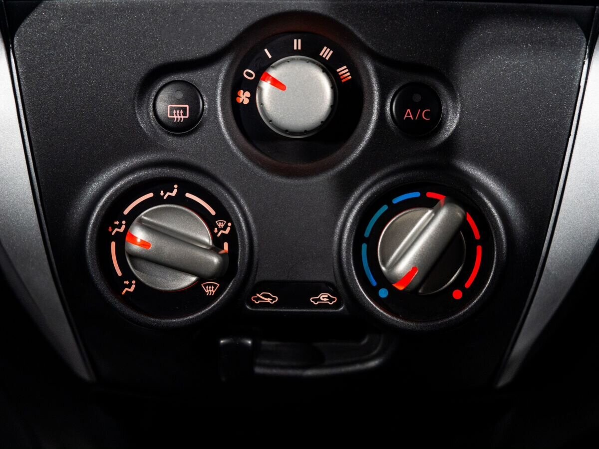 Nissan Note 2018 - фото автомобиля