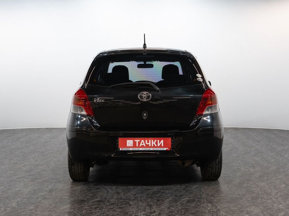 Toyota Vitz 2010 - фото автомобиля